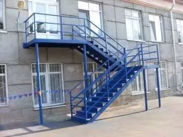Монтаж металлических лестниц